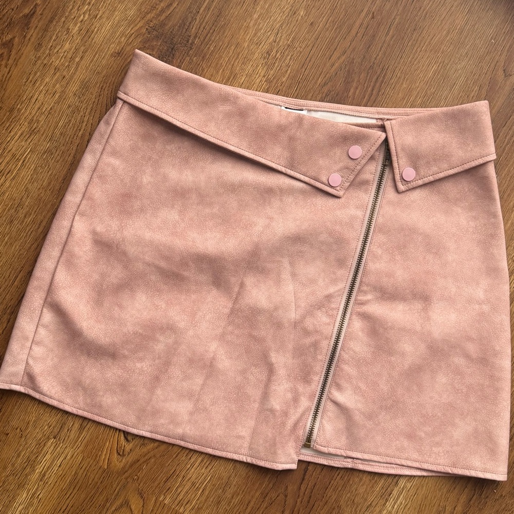 Boutique Suede Faux Leather Wrap Mini Skirt in Dusty Rose